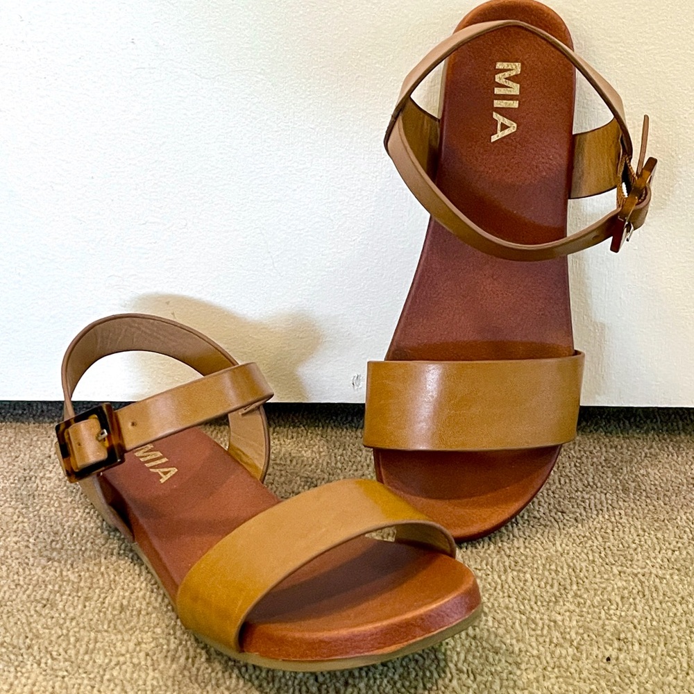 MIA Women's Brown Strap Sandals